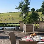 Couette-café Chateau Carbonneau