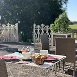 Couette-café Chateau Carbonneau