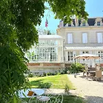Couette-café Chateau Carbonneau 4*