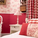 Chateau Carbonneau Couette-café 4*