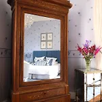 Chateau Carbonneau Couette-café