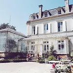 Couette-café Chateau Carbonneau 4*
