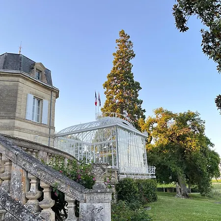 Chateau Carbonneau לינה וארוחת בוקר Pessac-sur-Dordogne