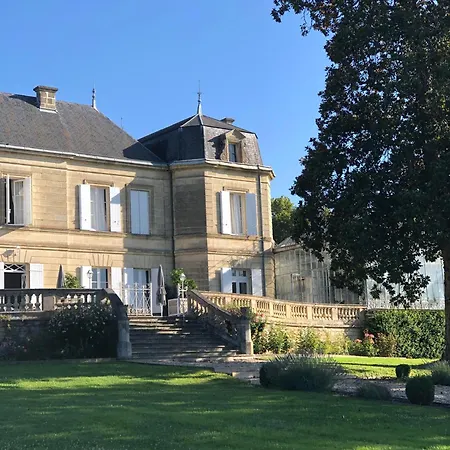 Chateau Carbonneau לינה וארוחת בוקר