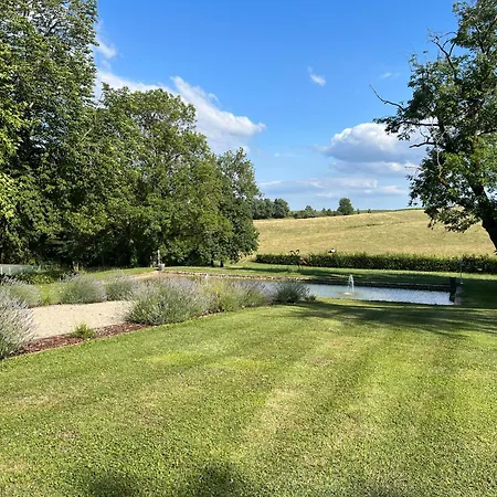 Couette-café Chateau Carbonneau 4*