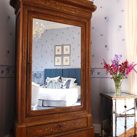 Chateau Carbonneau Bed & Breakfast