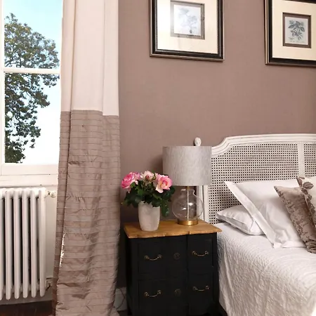 Chateau Carbonneau Couette-café Pessac-sur-Dordogne