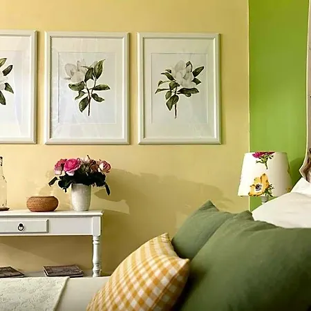 Chateau Carbonneau Bed & Breakfast 4*
