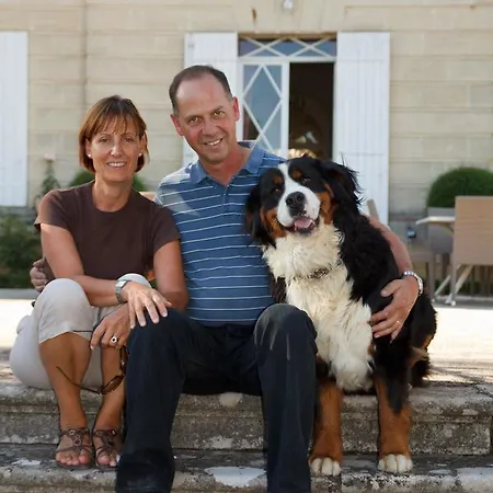 Chateau Carbonneau לינה וארוחת בוקר *